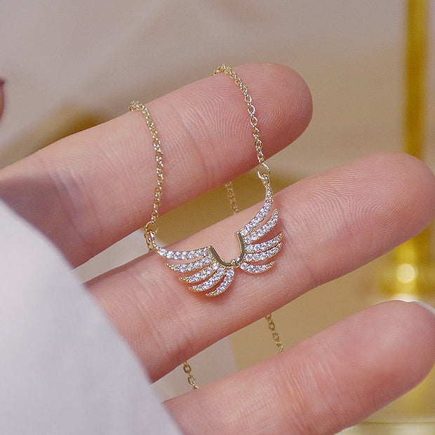 14k Plated Gold Exquisite simplicity Angel Wings Necklace Charm Short Design