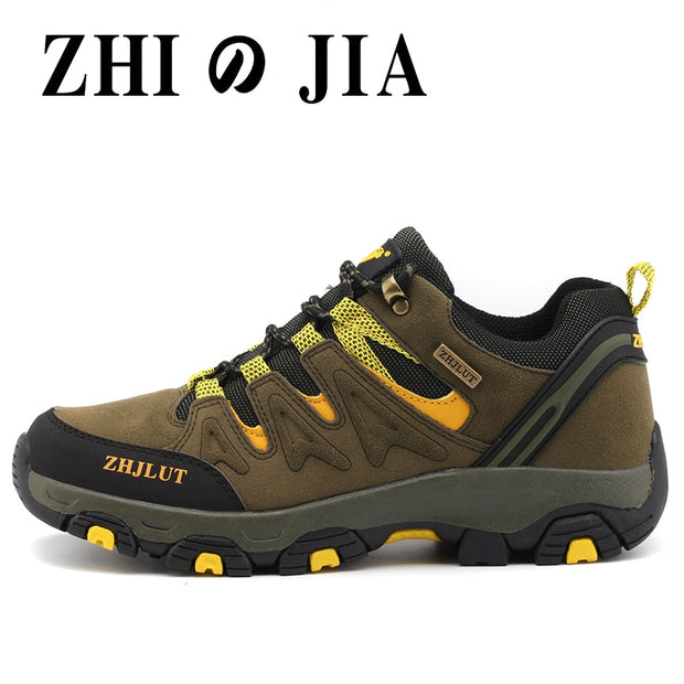 Couple sports shoes outdoor training shoes