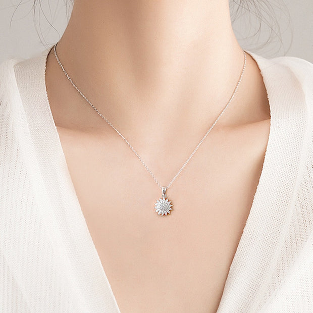 Stainless Steel Rotating Sunflower Pendant Necklace for Women Jewelry Luxury